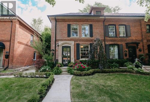 936 Monmouth Rd, Windsor, ON, N8Y3L7 | Card Image