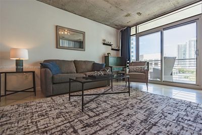 719 - 3250 Ne 1st Ave, Condo with 1 bedrooms, 1 bathrooms and null parking in Miami FL | Image 2