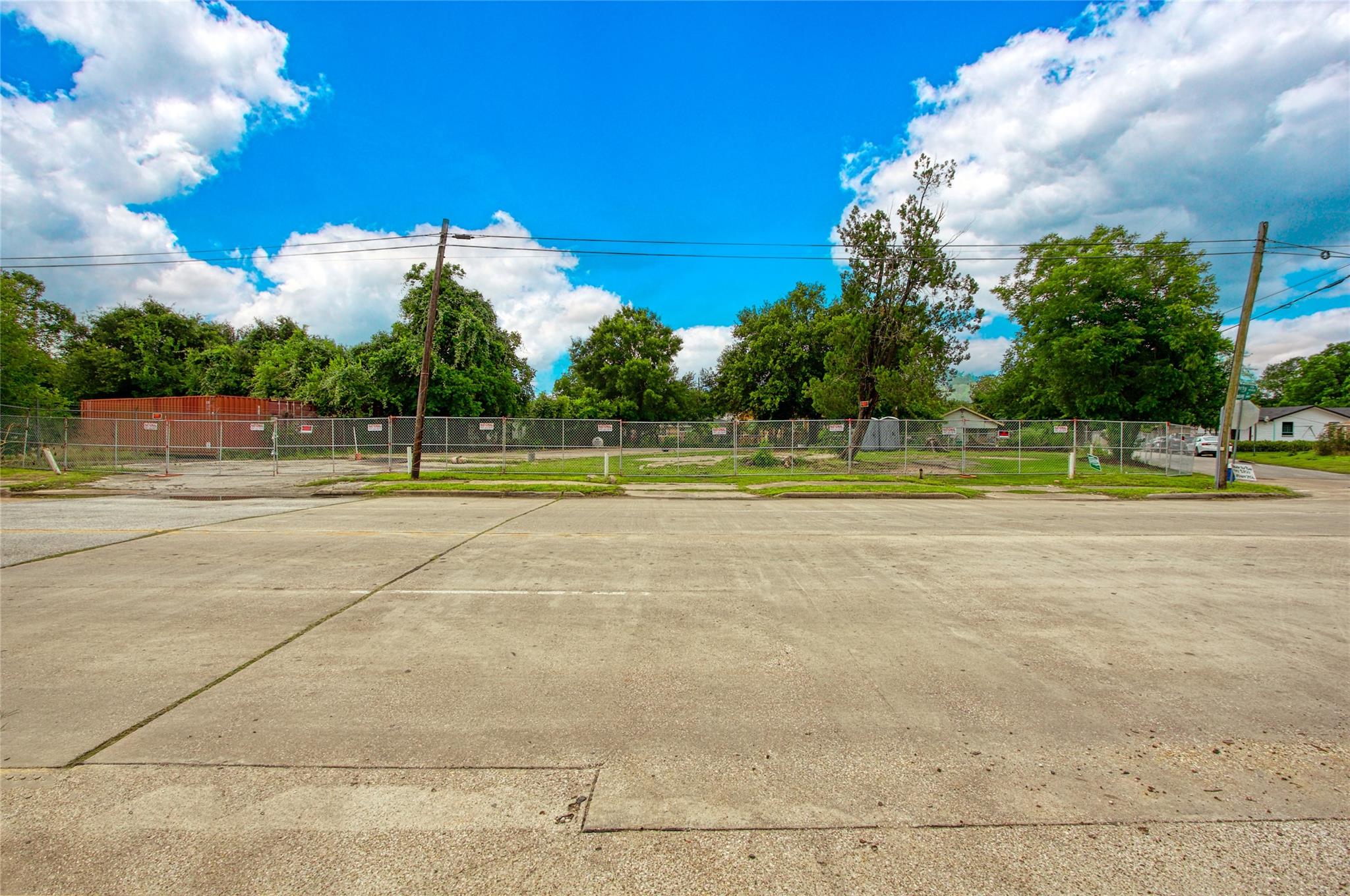 Land in Houston 2