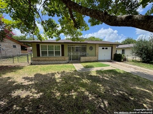 210 Starlight Ter, San Antonio, TX, 78233-6550 | Card Image