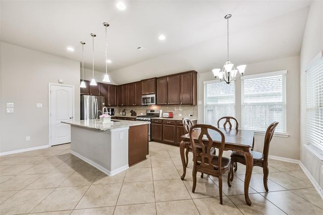 2012 Post Oak Ct, House other with 4 bedrooms, 2 bathrooms and 3 parking in Pearland TX | Image 15