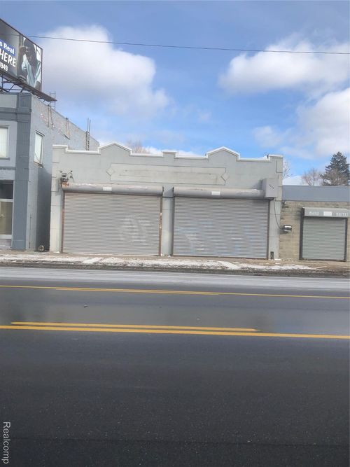 9460 Conner St, Detroit, MI, 48213-1223 | Card Image