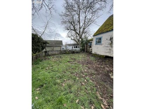330 Grove St Ne, Salem, OR, 97301 | Card Image