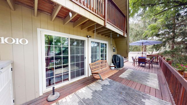 Deck off Living Room | Image 8