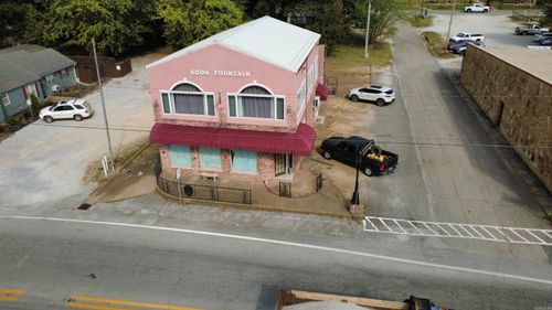 301 W Main St, Mountain View, AR, 72560-6448 | Card Image