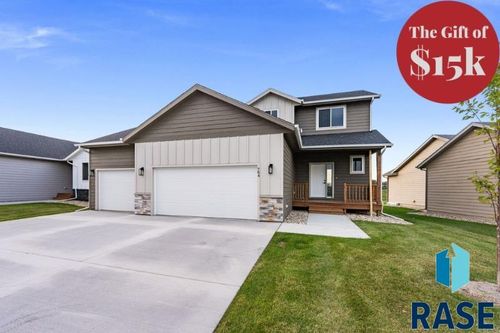 704 Creekside Trl, Harrisburg, SD, 57032-2516 | Card Image