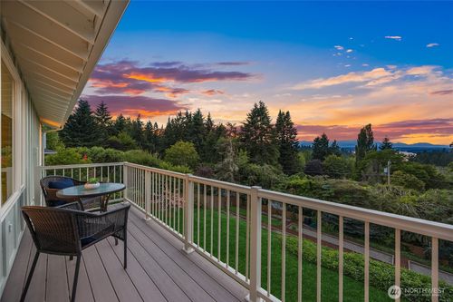11665 Ne Sunset Loop, Bainbridge Island, WA, 98110-1219 | Card Image