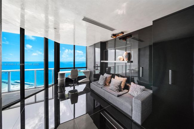 APT-3003 - 100 S Pointe Dr, Condo with 3 bedrooms, 4 bathrooms and null parking in Miami Beach FL | Image 21