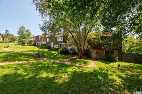 147 Woodlake Dr, CHARLOTTESVILLE, VA, 22901-1342 | Card Image