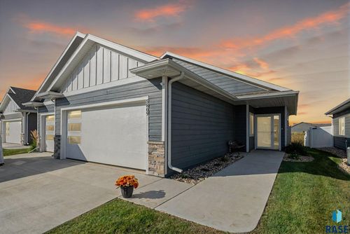 5809 S Whisper Creek Pl Place, Sioux Falls, SD, 57108 | Card Image