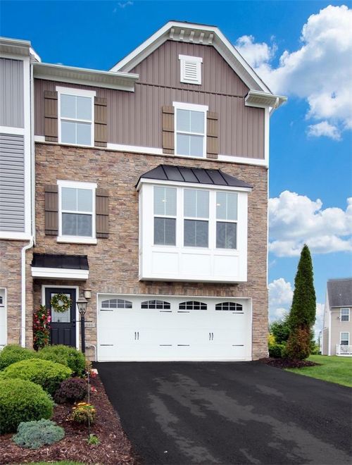 4040 Overview Dr, Canonsburg, PA, 15317-3921 | Card Image