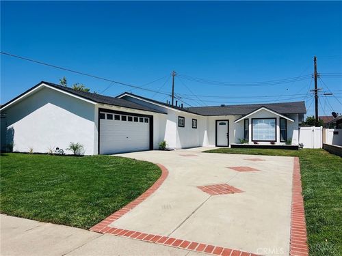 15882 Malm Cir, Huntington Beach, CA, 92647-3130 | Card Image