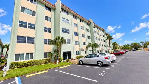 114-801 83rd Ave N, ST PETERSBURG, FL, 33702-3586 | Card Image