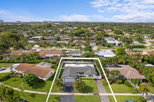 124 Oregon Ln, Boca Raton, FL, 33487-1524 | Card Image