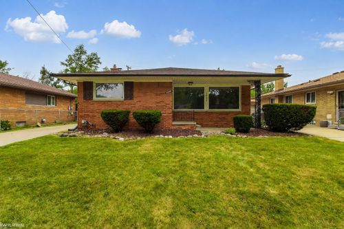 24509 Wood St, Saint Clair Shores, MI, 48080-4406 | Card Image