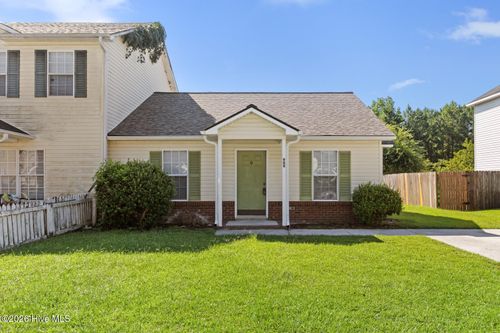 988 W Pueblo Dr, Jacksonville, NC, 28546-9584 | Card Image