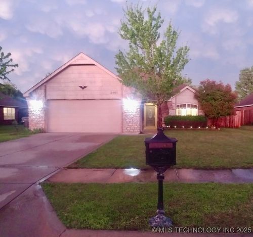 10003 103rd East Ave, Owasso, OK, 74055-7263 | Card Image