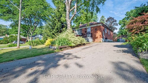 559 Drymen Cres, Mississauga, ON, L5G2N9 | Card Image