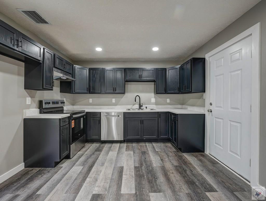 Residential in Hooks 5