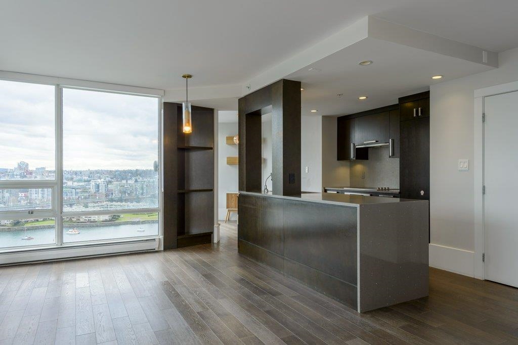 2203 - 1201 Marinaside Crescent, Condo with 2 bedrooms, 2 bathrooms and 2 parking in Vancouver BC | Image 6