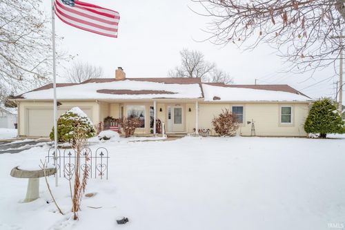 512 E 4th St, Brookston, IN, 47923-8429 | Card Image