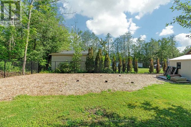 7 Andrew Cres, House other with 2 bedrooms, 1 bathrooms and 6 parking in Goderich ON | Image 32