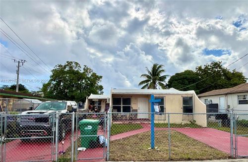 2912 Nw 32nd St, Miami, FL, 33142-5855 | Card Image