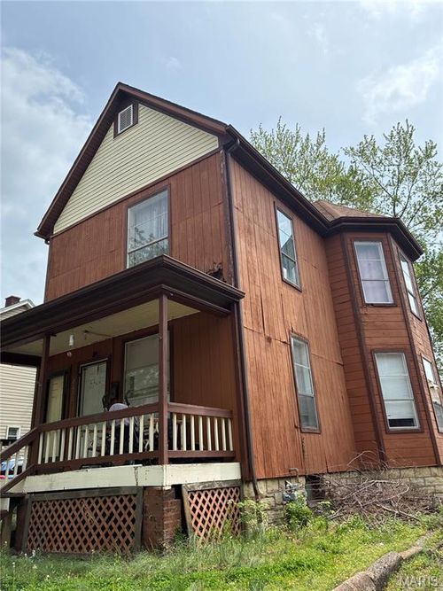 2230 Benton St, Granite City, IL, 62040-3328 | Card Image