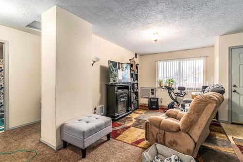 3024 N Hogan St, Spokane, WA, 99207-4728 | Card Image