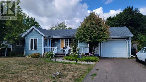 37 Colonel Gray Dr, Charlottetown, PE, C1A2S6 | Card Image