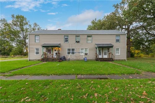 854-848-854 N Central Dr, Lorain, OH, 44052-4945 | Card Image