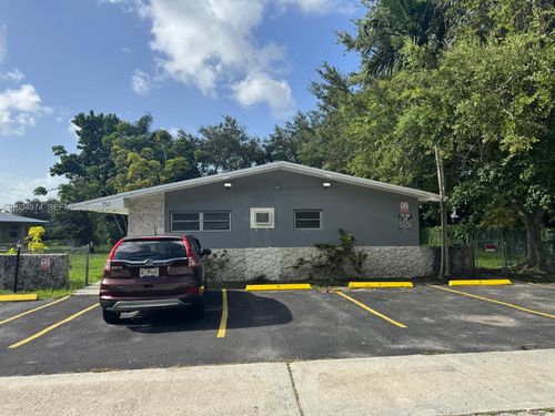151 Nw 164th St, Miami, FL, 33169-6542 | Card Image