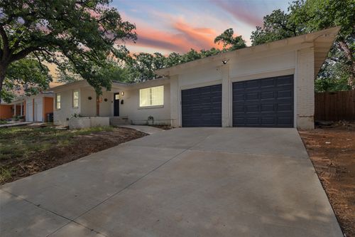 7116 Meadowbrook Dr, Fort Worth, TX, 76112-5326 | Card Image
