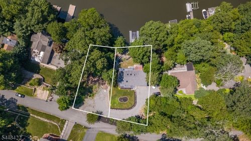 38 Oneida Ave, Hopatcong, NJ, 07843-1942 | Card Image