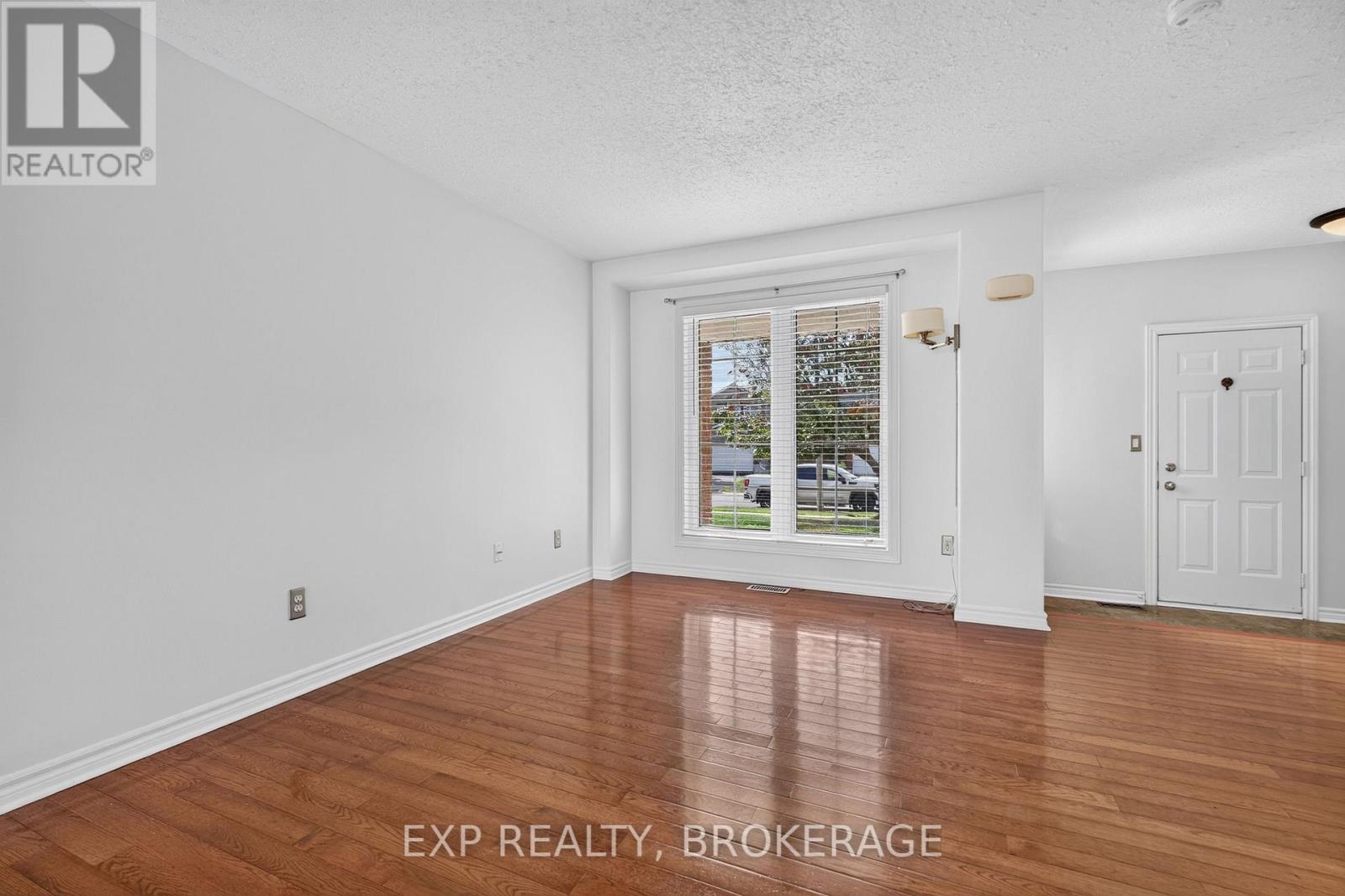 Residential in Kingston (City Northwest) 4