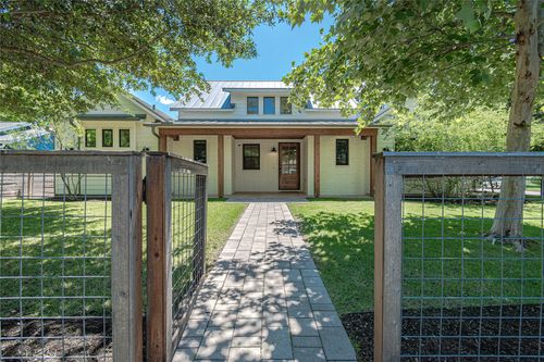 5805 Chesterfield Ave, Austin, TX, 78752-4515 | Card Image