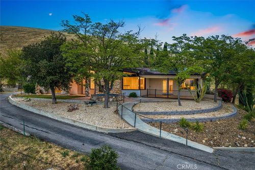 3330 S El Pomar Rd, Templeton, CA, 93465-8664 | Card Image