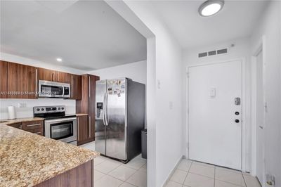 2011 - 2780 Ne 183rd St, Condo with 1 bedrooms, 1 bathrooms and null parking in Aventura FL | Image 3