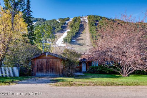 50 E Karns Avenue, Jackson, WY, 83001 | Card Image