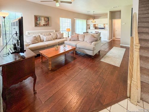 165 Chapel Hill Cir, San Antonio, TX, 78240-3977 | Card Image