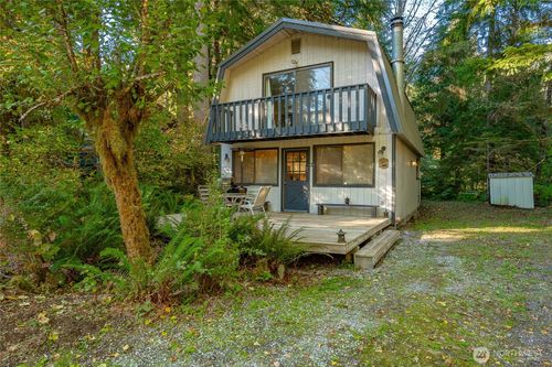 7018 Olympus Way, Deming, WA, 98244-9570 | Card Image