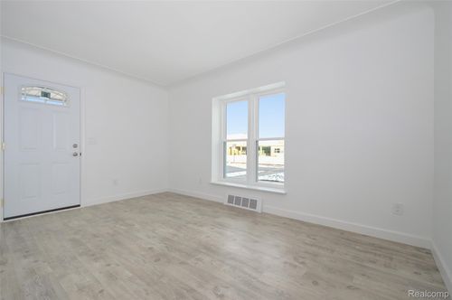 1604 15th St, Wyandotte, MI, 48192-3352 | Card Image