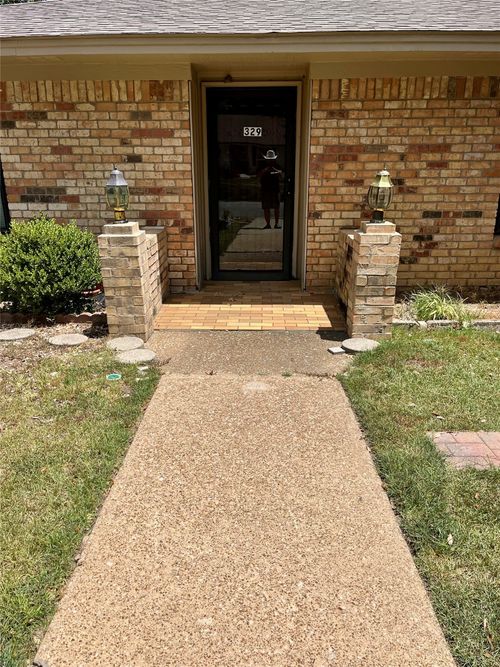 329 Azalea Dr, Sulphur Springs, TX, 75482-3705 | Card Image