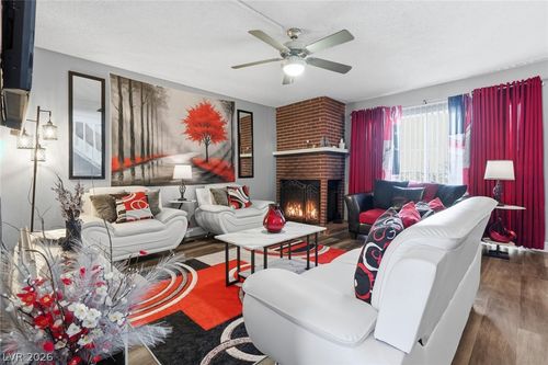 624 Brookway Ln, Las Vegas, NV, 89169-3767 | Card Image