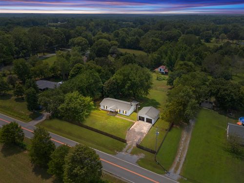 1039 Leo Baker Rd, Ashland City, TN, 37015-6037 | Card Image