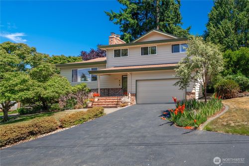 15734 14th Ave Sw, Burien, WA, 98166-2122 | Card Image