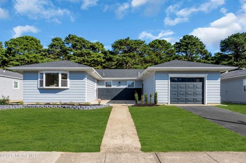 145 Cabrillo Blvd, Toms River, NJ, 08757-5704 | Card Image