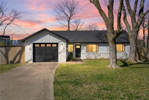 900 Convair St, Bentonville, AR, 72712-6546 | Card Image