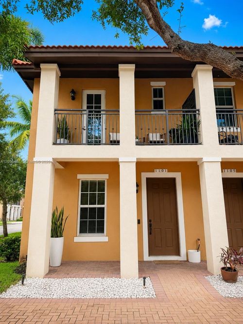 1101-1101 Sw 147th Ter, Pembroke Pines, FL, 33027-6182 | Card Image