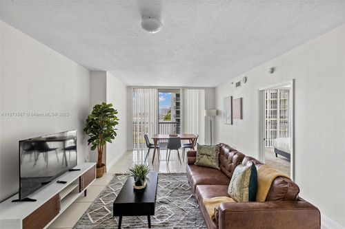 apt-1811-1750 N Bayshore Dr, Miami, FL, 33132-3206 | Card Image